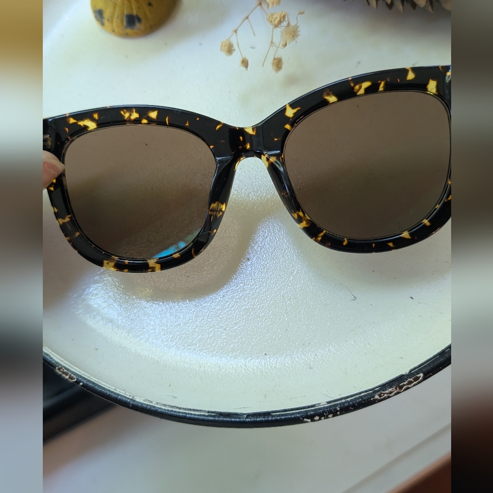 Oscar Waylee tortoise Shell Sunglasses‎ - Picture 7 of 9